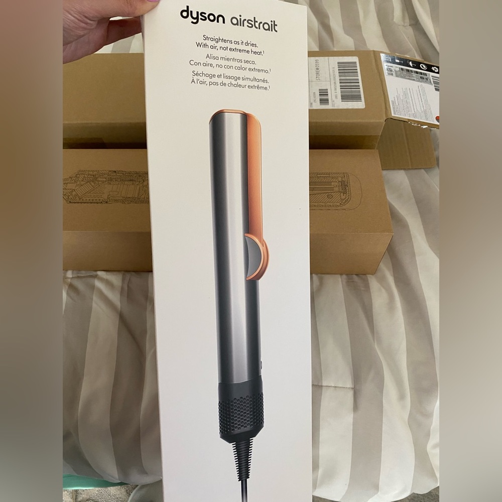 Dyson airstraight nwt